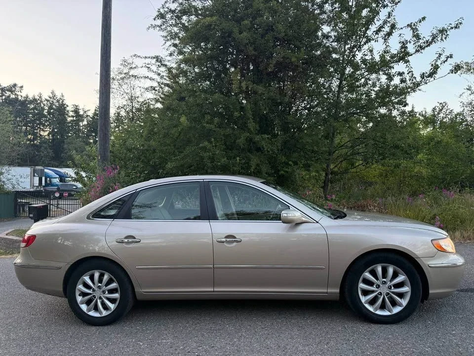 2008 Hyundai Azera - Image 2 of 10