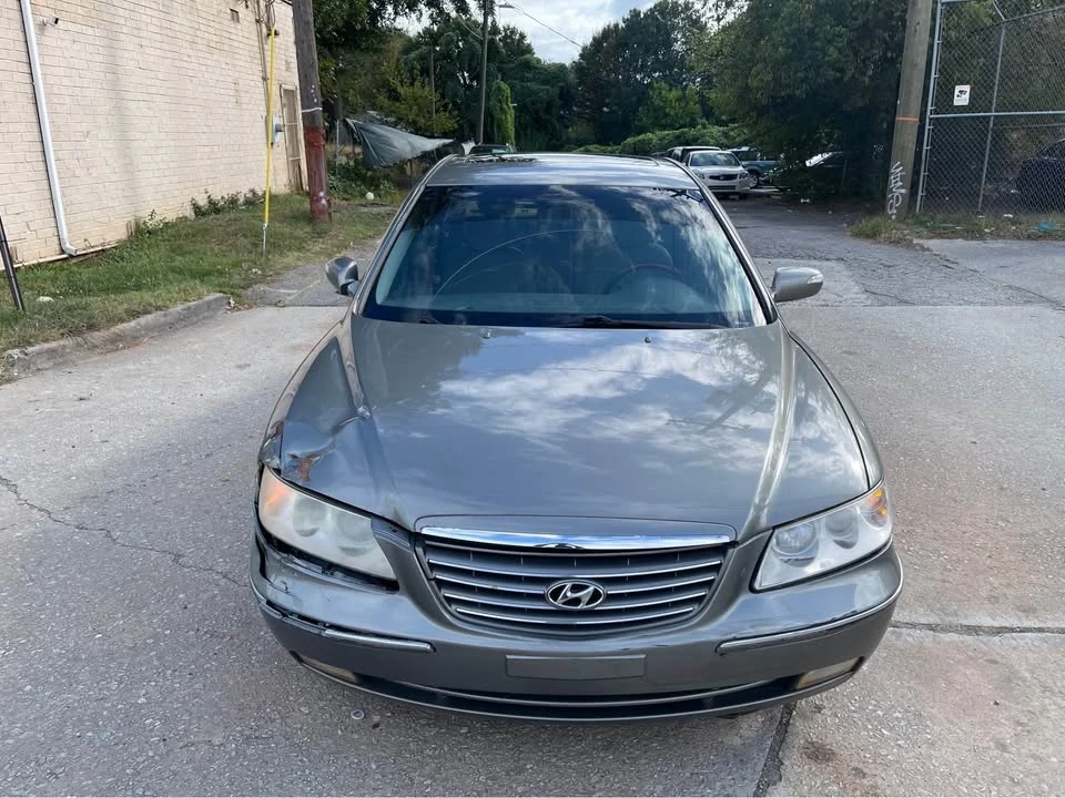 2008 Hyundai Azera - Image 2 of 3