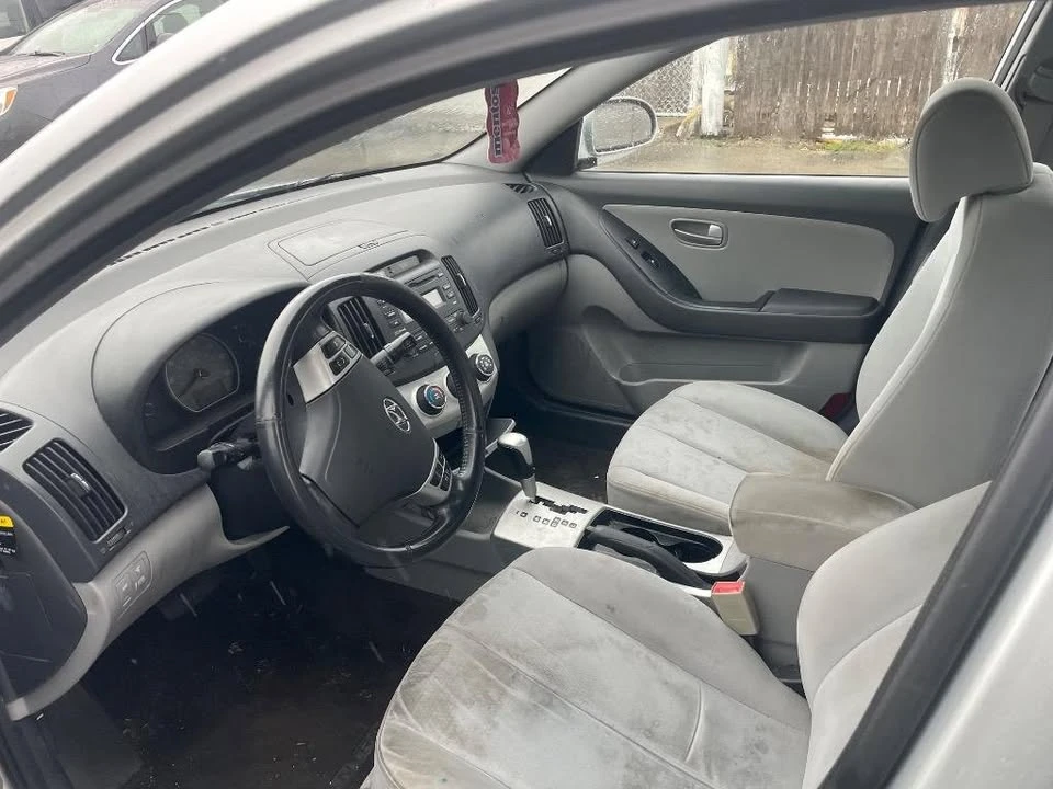 2008 Hyundai Elantra - Image 11 of 18