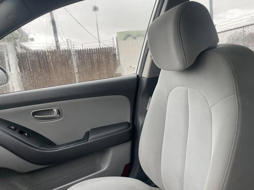 2008 Hyundai Elantra - Image 15 of 18