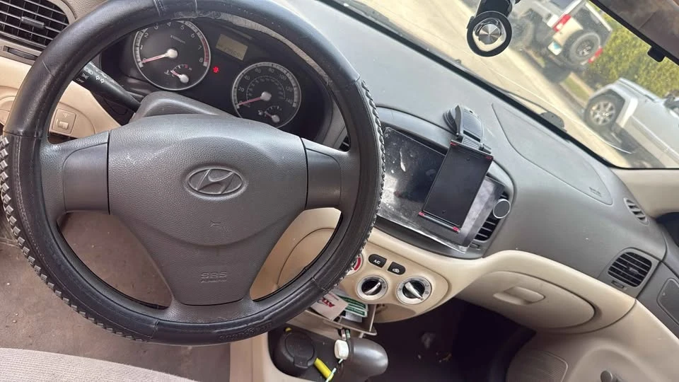 2008 Hyundai Accent - Image 8 of 8
