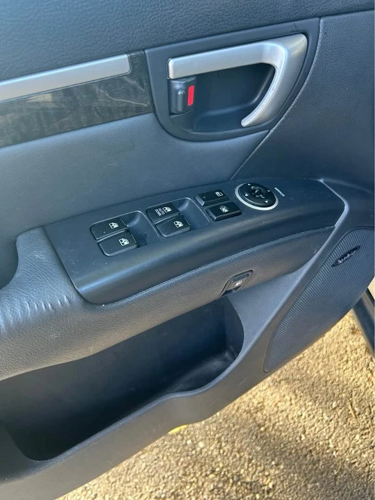 2008 Hyundai Santa Fe - Image 12 of 17