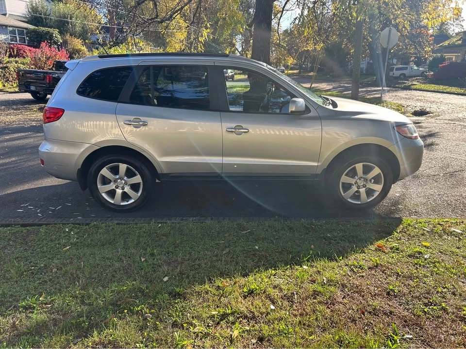 2008 Hyundai Santa Fe - Image 4 of 17