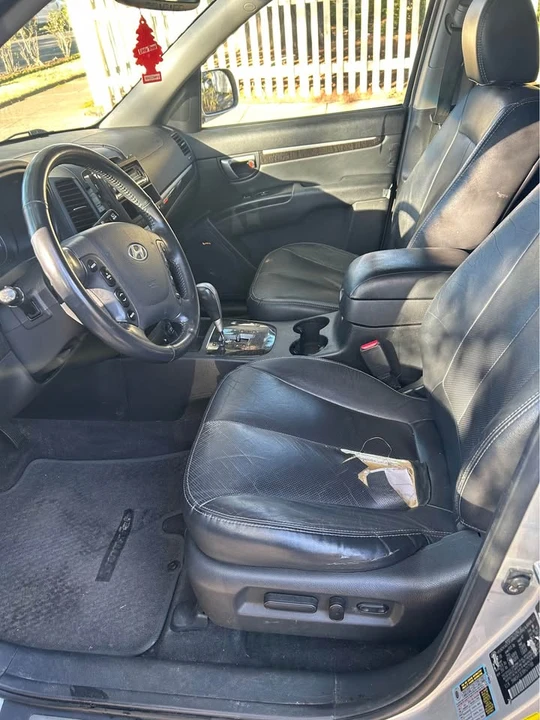 2008 Hyundai Santa Fe - Image 9 of 17