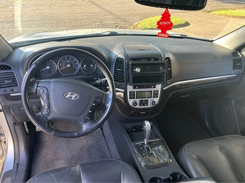 2008 Hyundai Santa Fe - Image 11 of 17