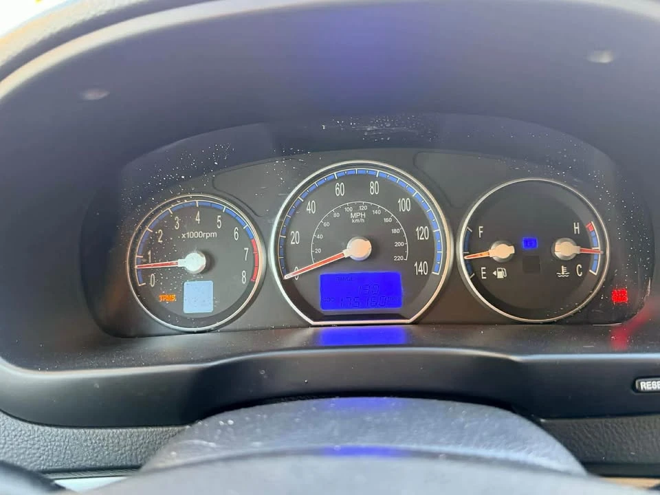 2008 Hyundai Santa Fe - Image 10 of 10