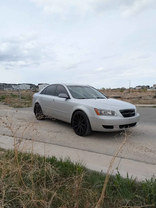 2008 Hyundai Sonata - Image 2 of 8