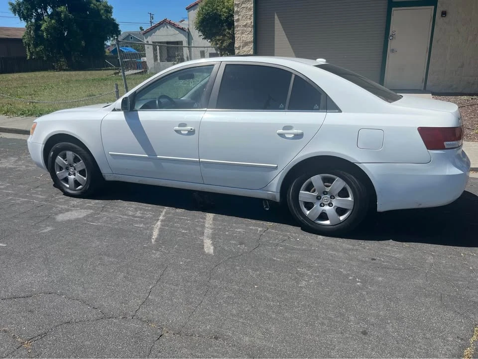 2008 Hyundai Sonata - Image 2 of 7