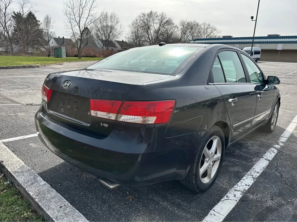 2008 Hyundai Sonata - Image 2 of 9
