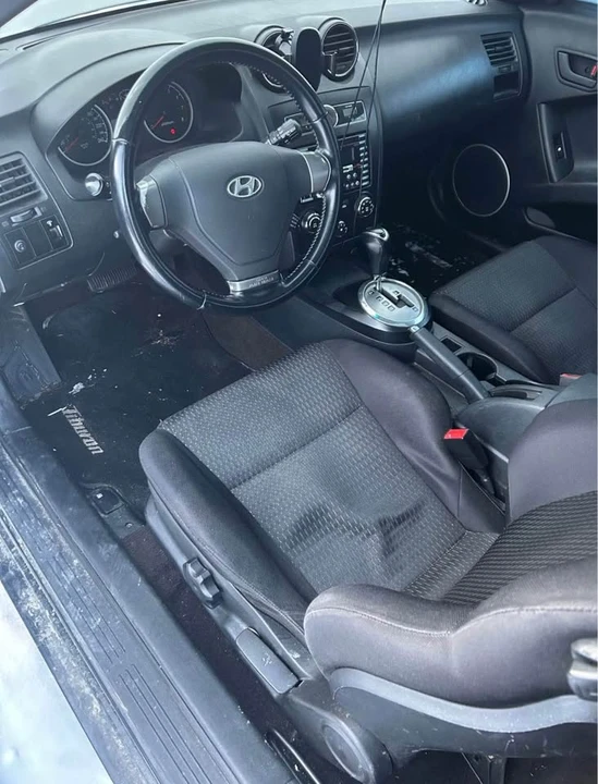 2008 Hyundai Tiburon - Image 7 of 8