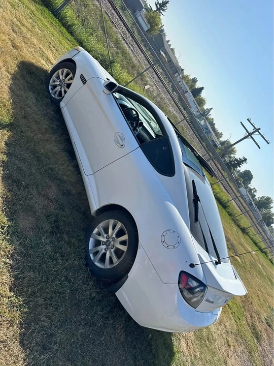 2008 Hyundai Tiburon - Image 3 of 6