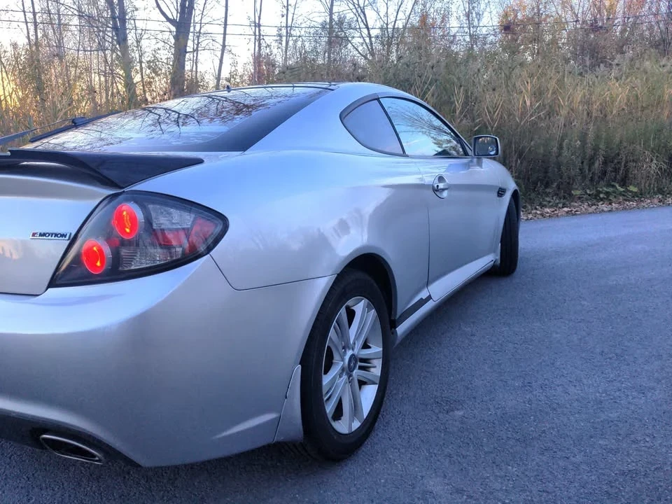 2008 Hyundai Tiburon - Image 8 of 19