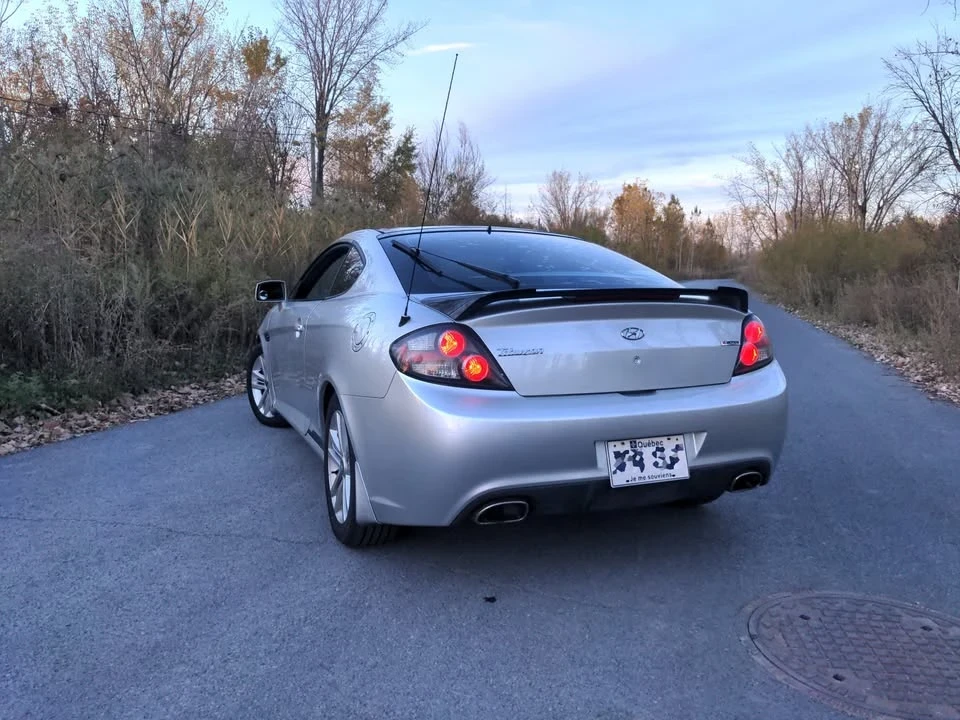2008 Hyundai Tiburon - Image 10 of 19