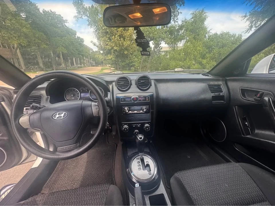 2008 Hyundai Tiburon - Image 3 of 18