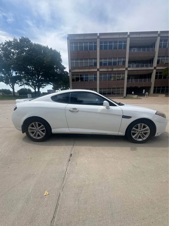 2008 Hyundai Tiburon - Image 12 of 18