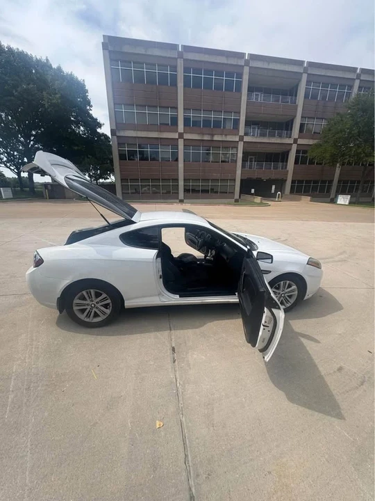 2008 Hyundai Tiburon - Image 18 of 18