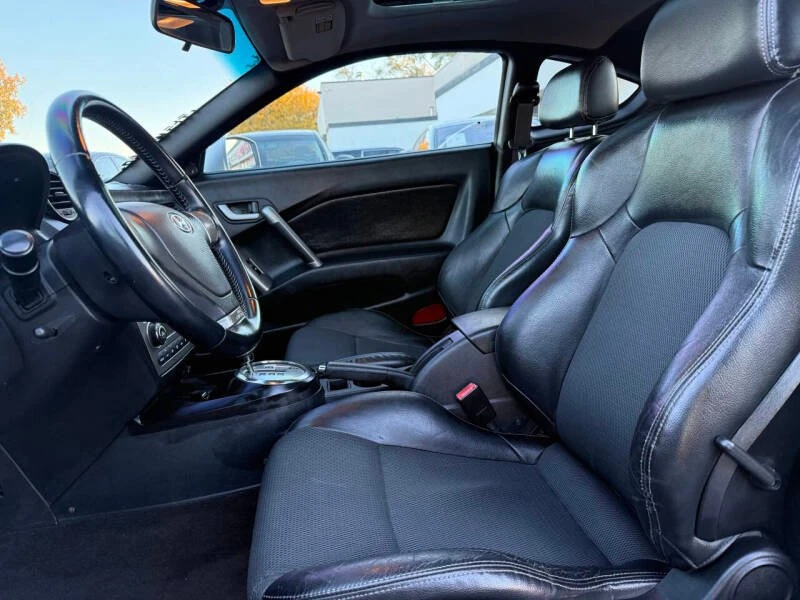 2008 Hyundai Tiburon - Image 10 of 14