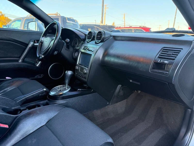 2008 Hyundai Tiburon - Image 12 of 14