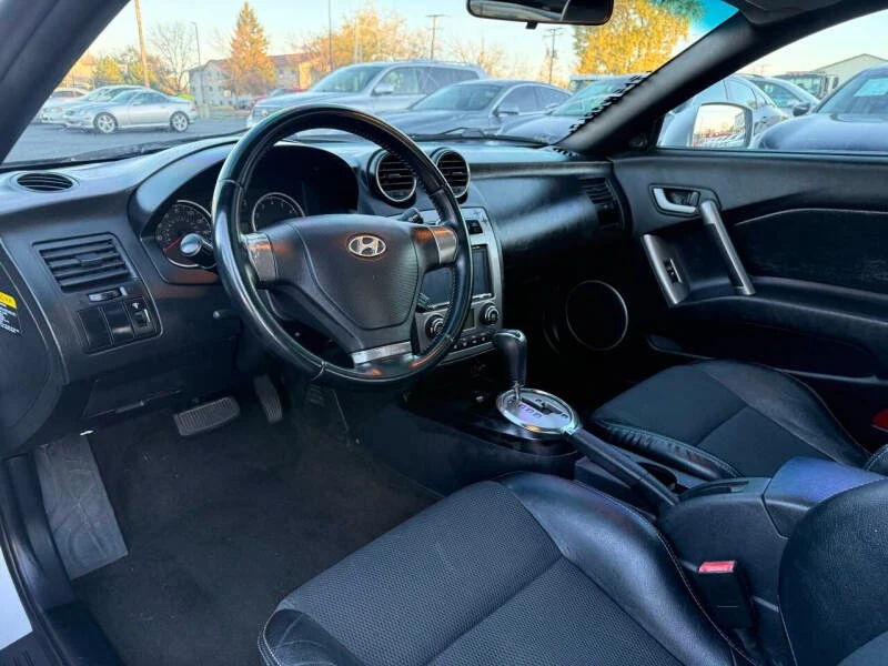 2008 Hyundai Tiburon - Image 9 of 14