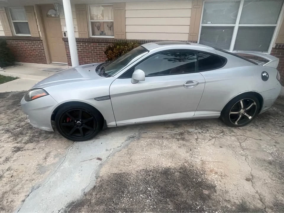 2008 Hyundai Tiburon - Image 7 of 9