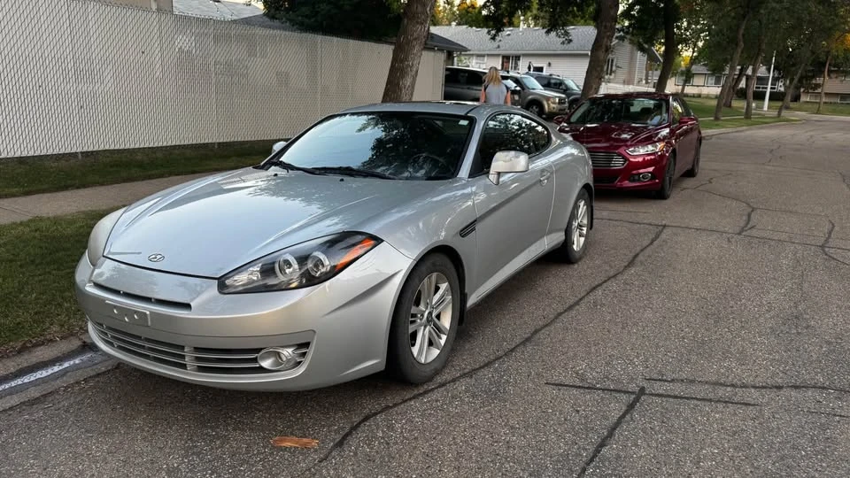 2008 Hyundai Tiburon - Image 4 of 9