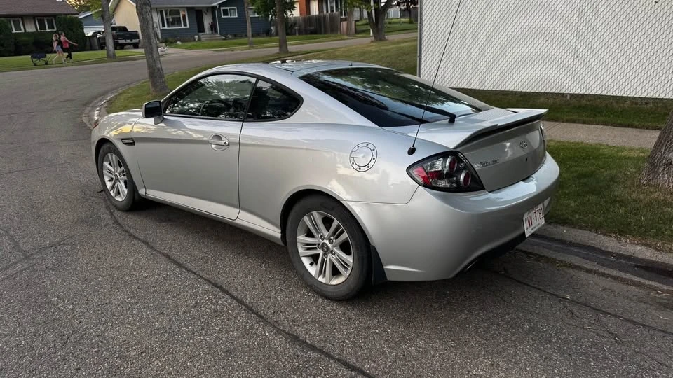 2008 Hyundai Tiburon - Image 6 of 9