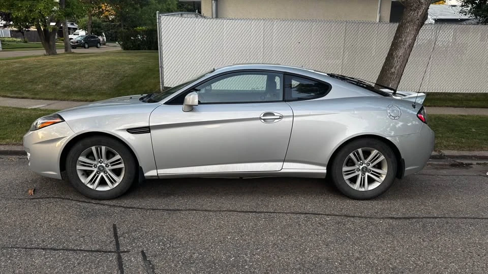 2008 Hyundai Tiburon - Image 5 of 9