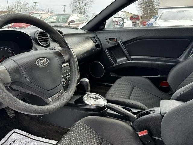2008 Hyundai Tiburon - Image 9 of 17