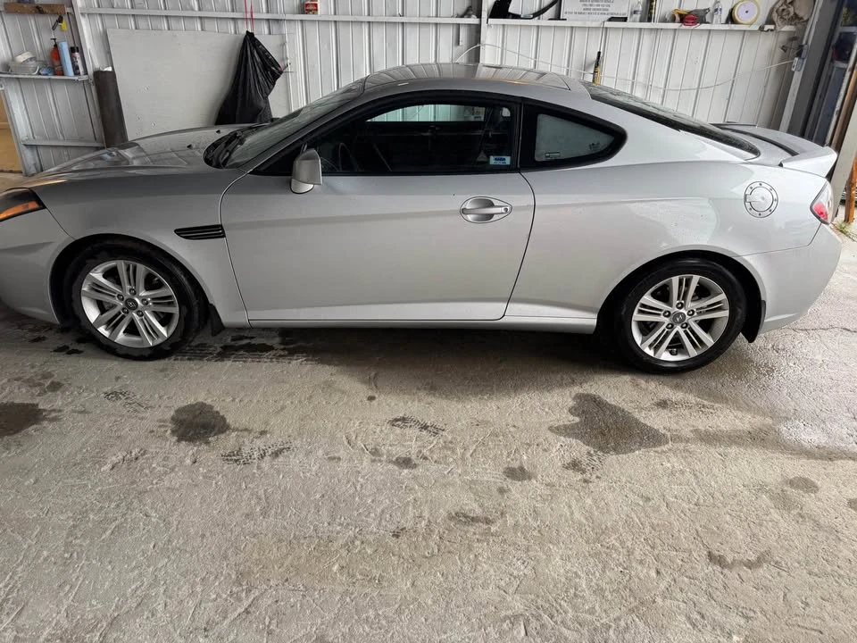 2008 Hyundai Tiburon - Image 4 of 7
