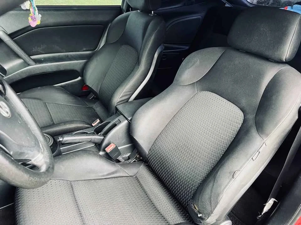 2008 Hyundai Tiburon - Image 13 of 18