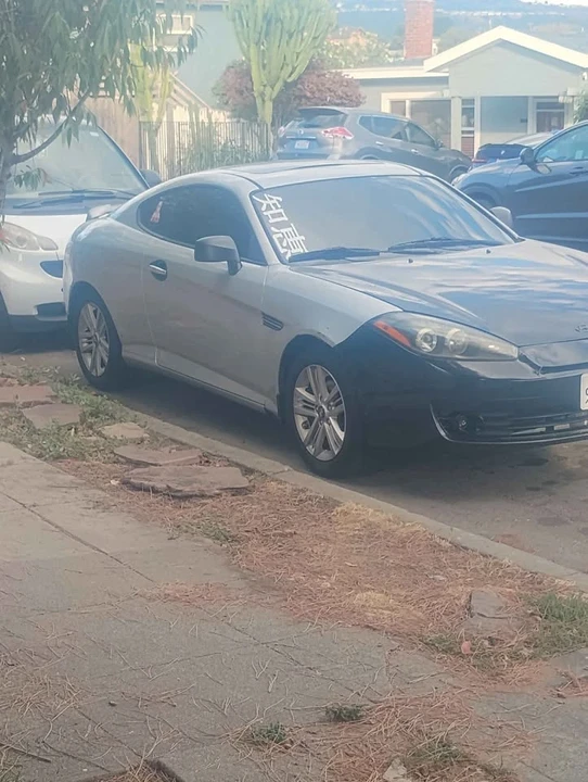 2008 Hyundai Tiburon - Image 3 of 6