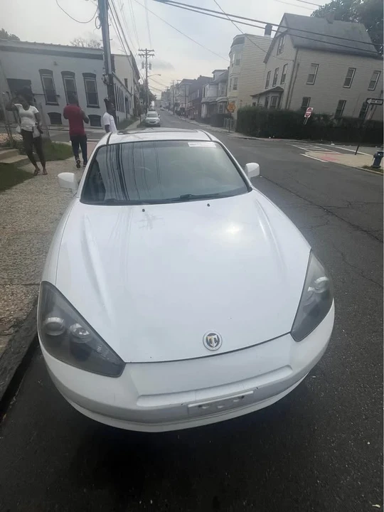 2008 Hyundai Tiburon - Image 4 of 9