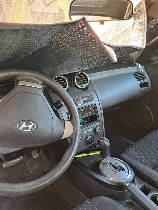 2008 Hyundai Tiburon - Image 6 of 7