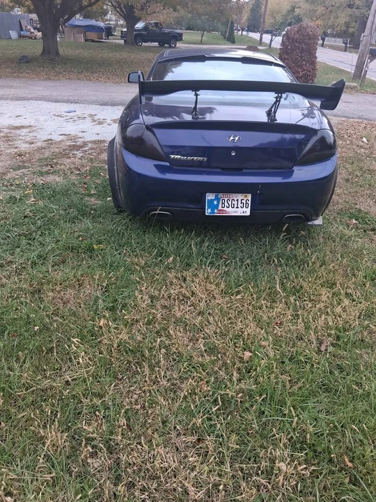 2008 Hyundai Tiburon - Image 2 of 17