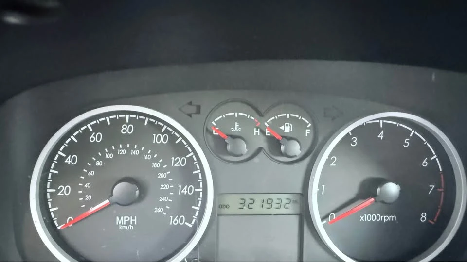 2008 Hyundai Tiburon - Image 3 of 4