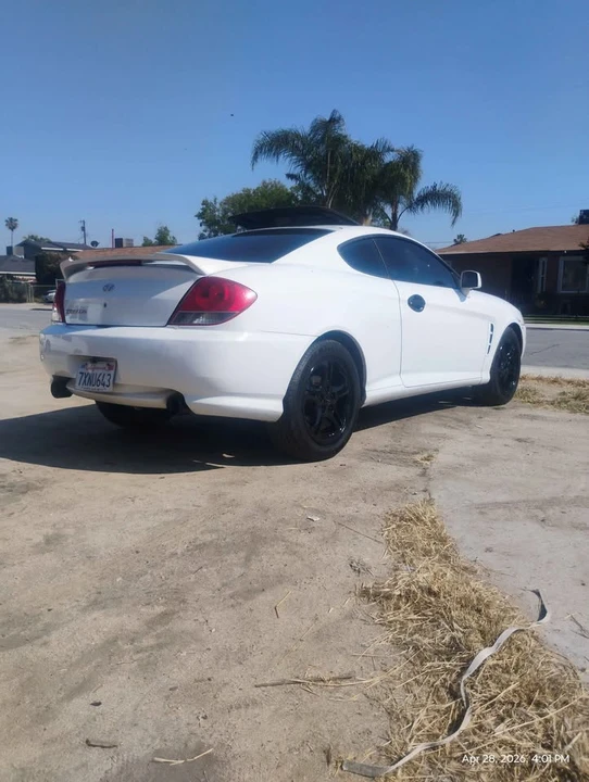 2008 Hyundai Tiburon - Image 5 of 13