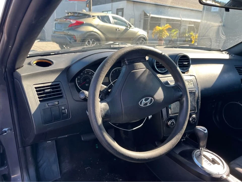 2008 Hyundai Tiburon - Image 7 of 8