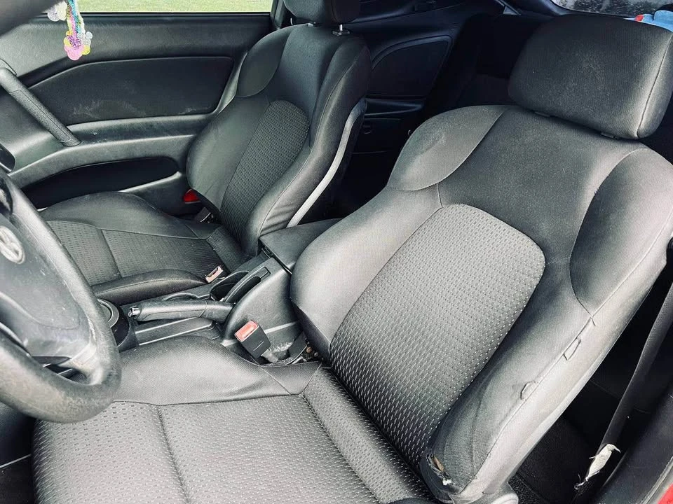 2008 Hyundai Tiburon - Image 15 of 19