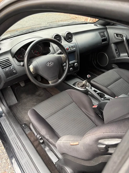 2008 Hyundai Tiburon - Image 7 of 13