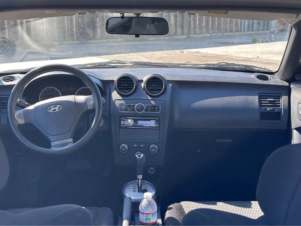 2008 Hyundai Tiburon - Image 12 of 13