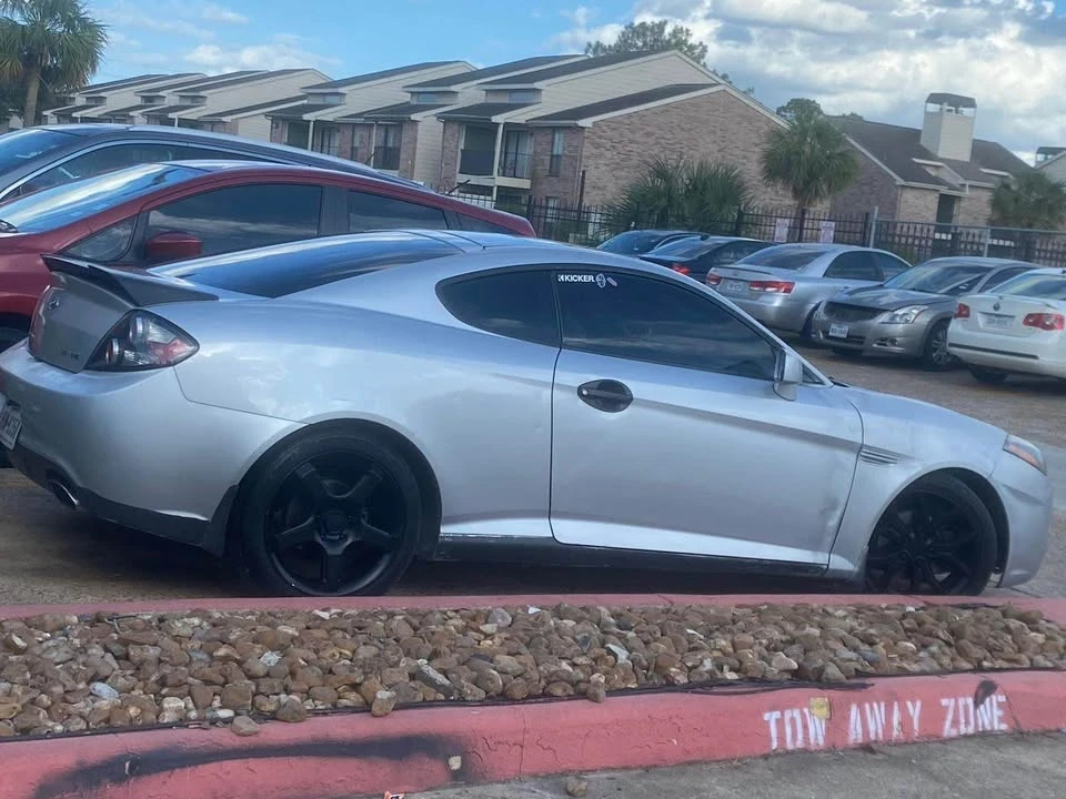 2008 Hyundai Tiburon - Image 11 of 14