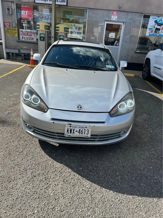 2008 Hyundai Tiburon - Image 4 of 10