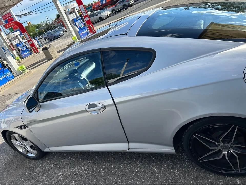 2008 Hyundai Tiburon - Image 2 of 10