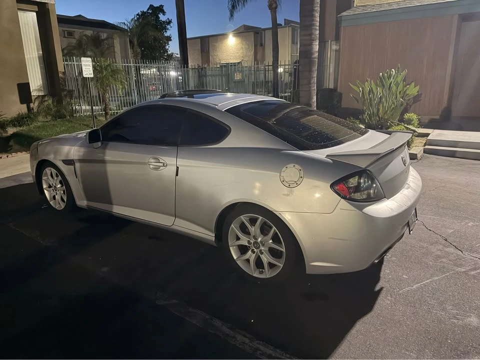 2008 Hyundai Tiburon - Image 4 of 8