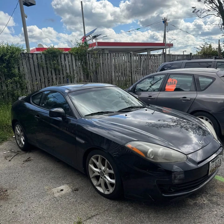 2008 Hyundai Tiburon - Image 2 of 5