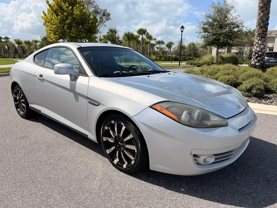 2008 Hyundai Tiburon - Image 2 of 10
