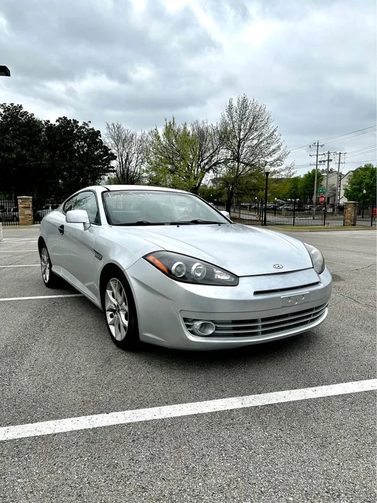 2008 Hyundai Tiburon - Image 2 of 9