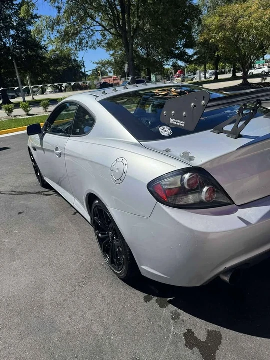 2008 Hyundai Tiburon - Image 9 of 10