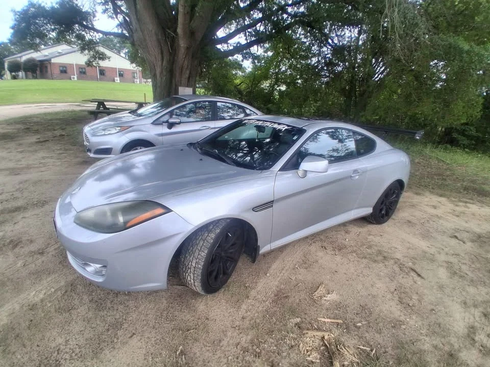 2008 Hyundai Tiburon - Image 4 of 10