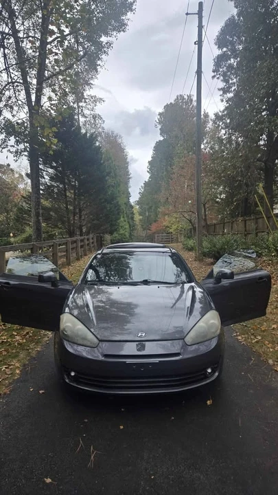 2008 Hyundai Tiburon - Image 2 of 8